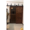 Porte en bois intérieure de grange de verre d&#39;insertion de grille en bois intérieure de porte coulissante bon marché pour la décoration
